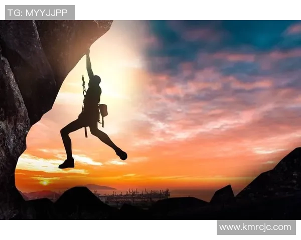 攀岩深度探索：揭秘杭州攀岩队的防反策略与训练技巧